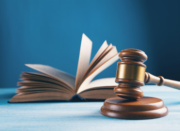 федеральный закон о судебных приставах: особенности и структура - фото - 1